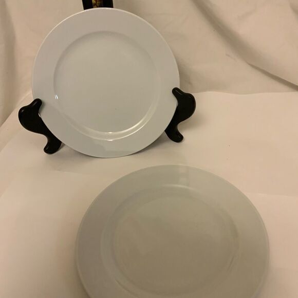 New Sur La Table Handcrafted Porcelain 2 White Salad Plates 8 1/2" Turkey NWOT - Picture 1 of 5